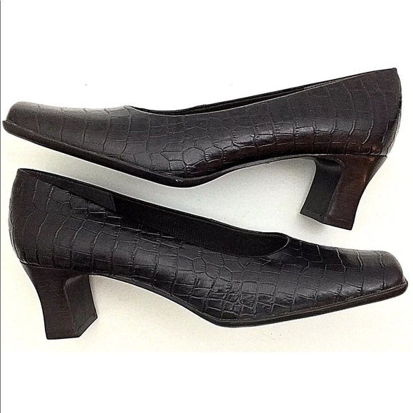 Naturalizer Shoes - Naturalizer Brown Croc Embossed Leather Pumps 8.5M